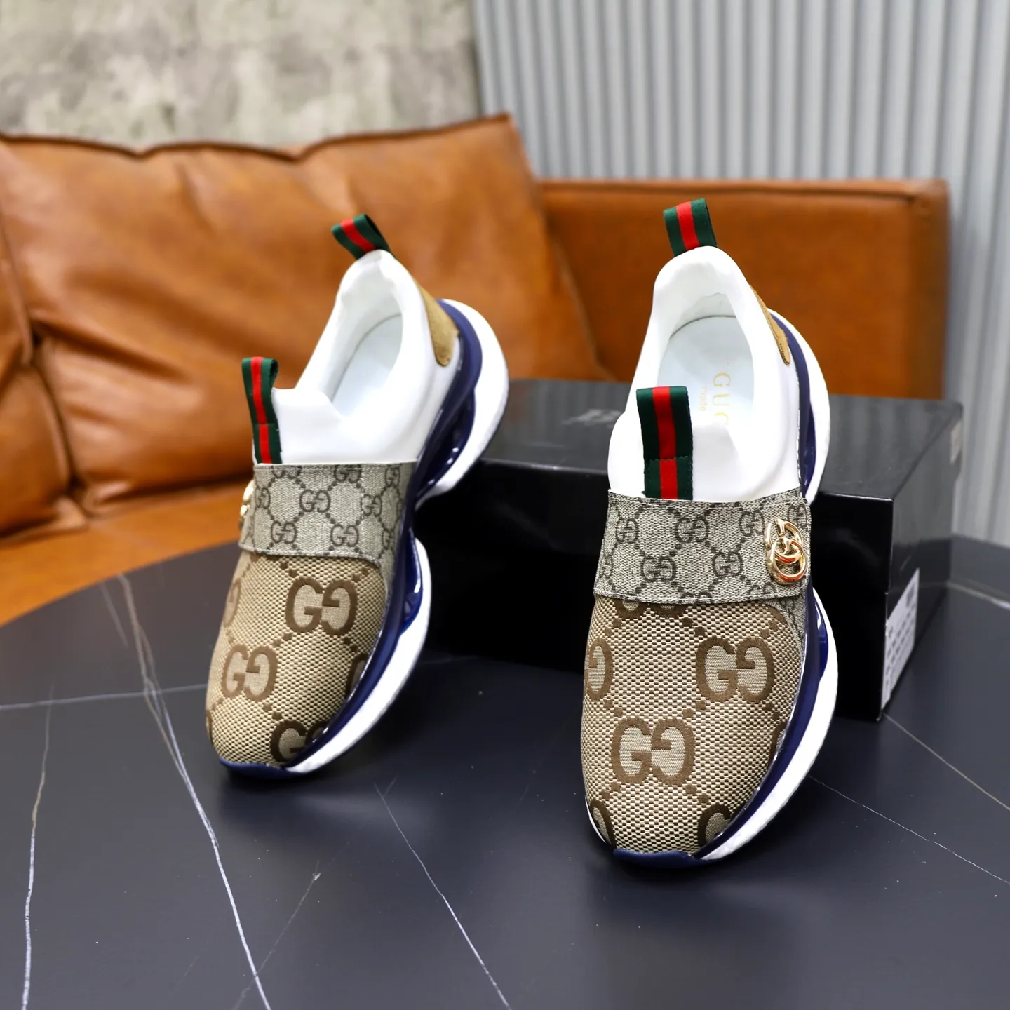 Ex-factory price: 442💰🙅‍♂️🙅‍♂️🙅‍♂️ Brand: GUCCI Standard code: 38-44 (45 customized) Grade: Same as the official website Material: Original leather splicing, comfortable and breathable lining, original wear-resistant outsole Style category: Men's fashionable casual shoes, running shoes, noble luxury brand elements, top luxury Color: actual picture color